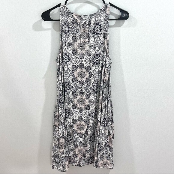 White navy and blush print shift dress with pockets size large NWOT - Picture 3 of 5